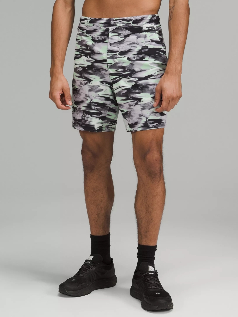 NEW LULULEMON Pace Breaker Linerless Shorts 7" In Paint Glide